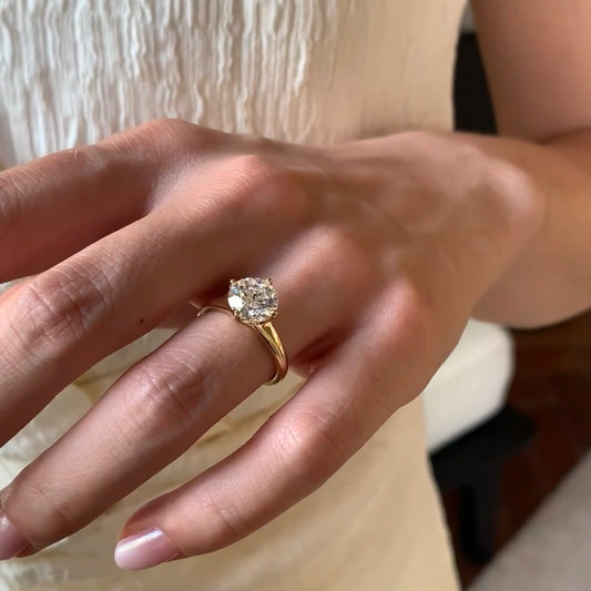 خاتم ألماس من الذهب عيار 18 قيراطًا مقطوع على شكل كمثرى ومُزرع في المختبر من مجوهرات ANSTER مصنوع يدويًا وفقًا لمعايير أخلاقية