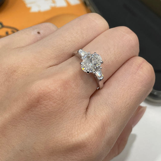 خاتم ألماس من الذهب عيار 18 قيراطًا مقطوع على شكل كمثرى ومُزرع في المختبر من مجوهرات ANSTER مصنوع يدويًا وفقًا لمعايير أخلاقية