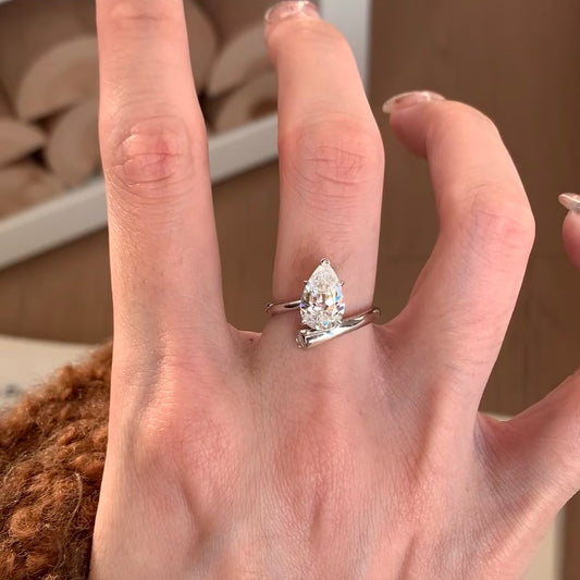 خاتم ألماس من الذهب عيار 18 قيراطًا مقطوع على شكل كمثرى ومُزرع في المختبر من مجوهرات ANSTER مصنوع يدويًا وفقًا لمعايير أخلاقية