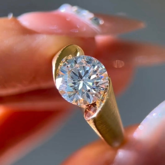 خاتم ألماس من الذهب عيار 18 قيراطًا مقطوع على شكل كمثرى ومُزرع في المختبر من مجوهرات ANSTER مصنوع يدويًا وفقًا لمعايير أخلاقية