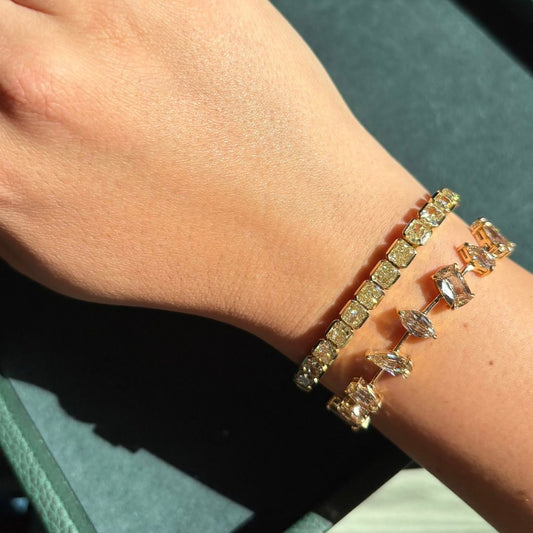 خاتم ألماس من الذهب عيار 18 قيراطًا مقطوع على شكل كمثرى ومُزرع في المختبر من مجوهرات ANSTER مصنوع يدويًا وفقًا لمعايير أخلاقية