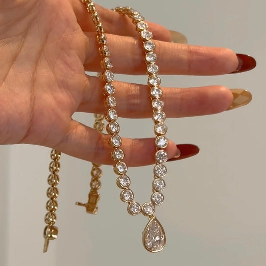 خاتم ألماس من الذهب عيار 18 قيراطًا مقطوع على شكل كمثرى ومُزرع في المختبر من مجوهرات ANSTER مصنوع يدويًا وفقًا لمعايير أخلاقية