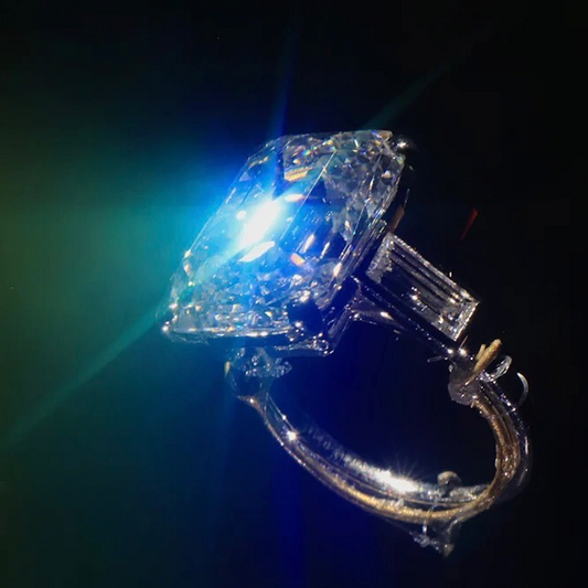 خاتم ألماس من الذهب عيار 18 قيراطًا مقطوع على شكل كمثرى ومُزرع في المختبر من مجوهرات ANSTER مصنوع يدويًا وفقًا لمعايير أخلاقية