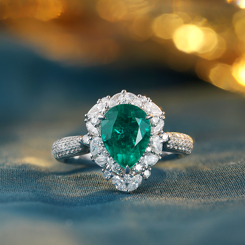 ANSTER JEWELRY 1.475ct Pear Cut Lab Grown Emerald 18K Gold Ring