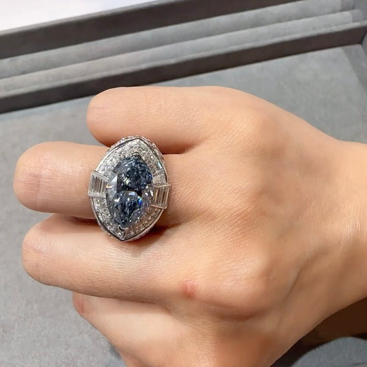 خاتم ألماس من الذهب عيار 18 قيراطًا مقطوع على شكل كمثرى ومُزرع في المختبر من مجوهرات ANSTER مصنوع يدويًا وفقًا لمعايير أخلاقية