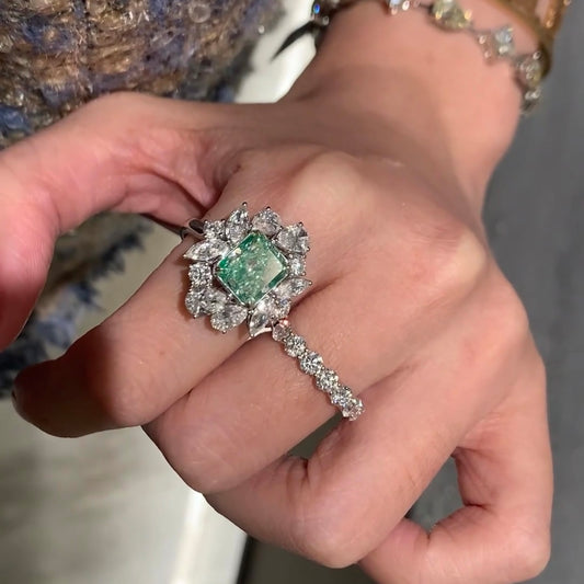 خاتم ألماس من الذهب عيار 18 قيراطًا مقطوع على شكل كمثرى ومُزرع في المختبر من مجوهرات ANSTER مصنوع يدويًا وفقًا لمعايير أخلاقية