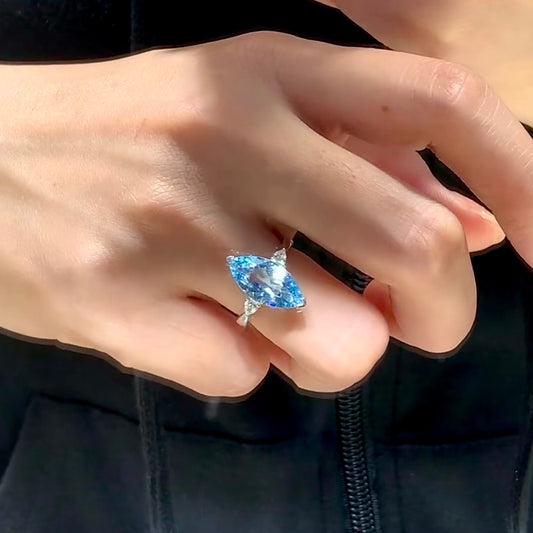 خاتم ألماس من الذهب عيار 18 قيراطًا مقطوع على شكل كمثرى ومُزرع في المختبر من مجوهرات ANSTER مصنوع يدويًا وفقًا لمعايير أخلاقية