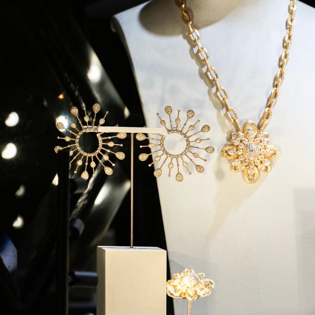 خاتم ألماس من الذهب عيار 18 قيراطًا مقطوع على شكل كمثرى ومُزرع في المختبر من مجوهرات ANSTER مصنوع يدويًا وفقًا لمعايير أخلاقية