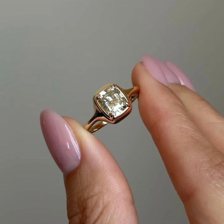 خاتم ألماس من الذهب عيار 18 قيراطًا مقطوع على شكل كمثرى ومُزرع في المختبر من مجوهرات ANSTER مصنوع يدويًا وفقًا لمعايير أخلاقية