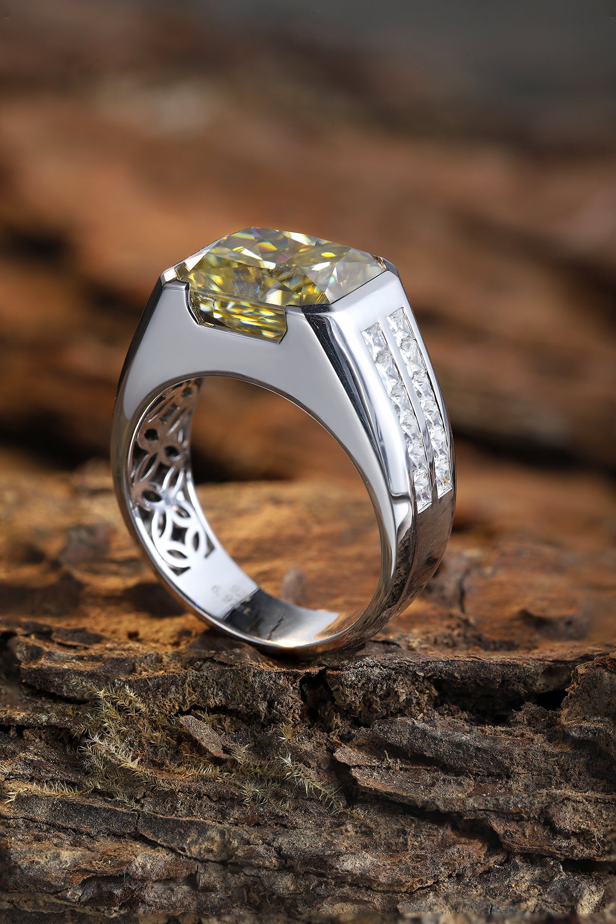 خاتم رجالي مطلي بحجر مويسانيتي فيكتوري S925، وزنه 6.9 قيراط