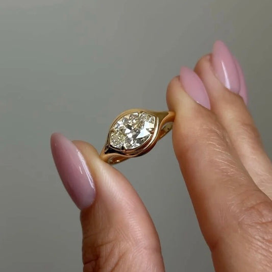 خاتم ألماس من الذهب عيار 18 قيراطًا مقطوع على شكل كمثرى ومُزرع في المختبر من مجوهرات ANSTER مصنوع يدويًا وفقًا لمعايير أخلاقية