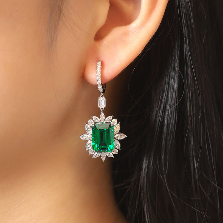 أقراط من زمرد آشر المزروع في المختبر، مطلية بالـ S925، وزنها 10.06 قيراط