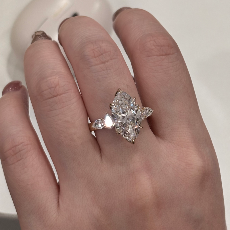 خاتم ألماس من الذهب عيار 18 قيراطًا مقطوع على شكل كمثرى ومُزرع في المختبر من مجوهرات ANSTER مصنوع يدويًا وفقًا لمعايير أخلاقية 