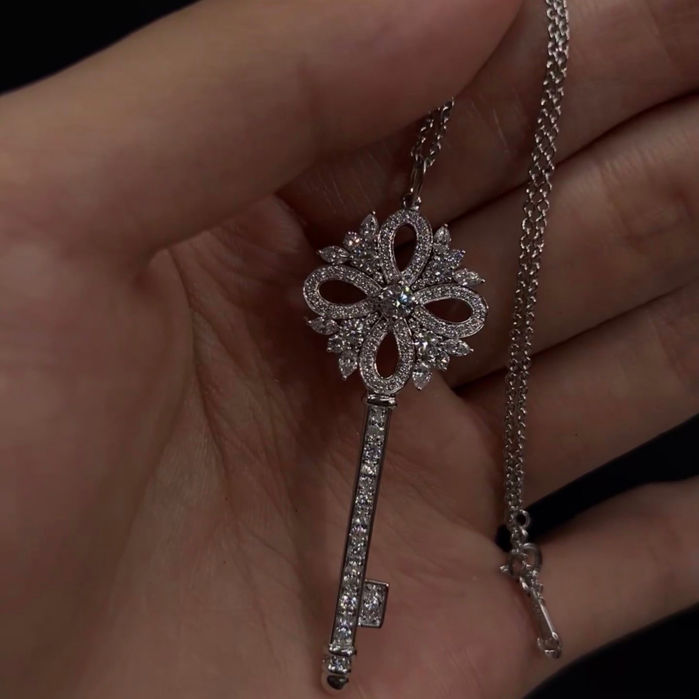 خاتم ألماس من الذهب عيار 18 قيراطًا مقطوع على شكل كمثرى ومُزرع في المختبر من مجوهرات ANSTER مصنوع يدويًا وفقًا لمعايير أخلاقية 