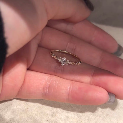 خاتم ألماس من الذهب عيار 18 قيراطًا مقطوع على شكل كمثرى ومُزرع في المختبر من مجوهرات ANSTER مصنوع يدويًا وفقًا لمعايير أخلاقية 