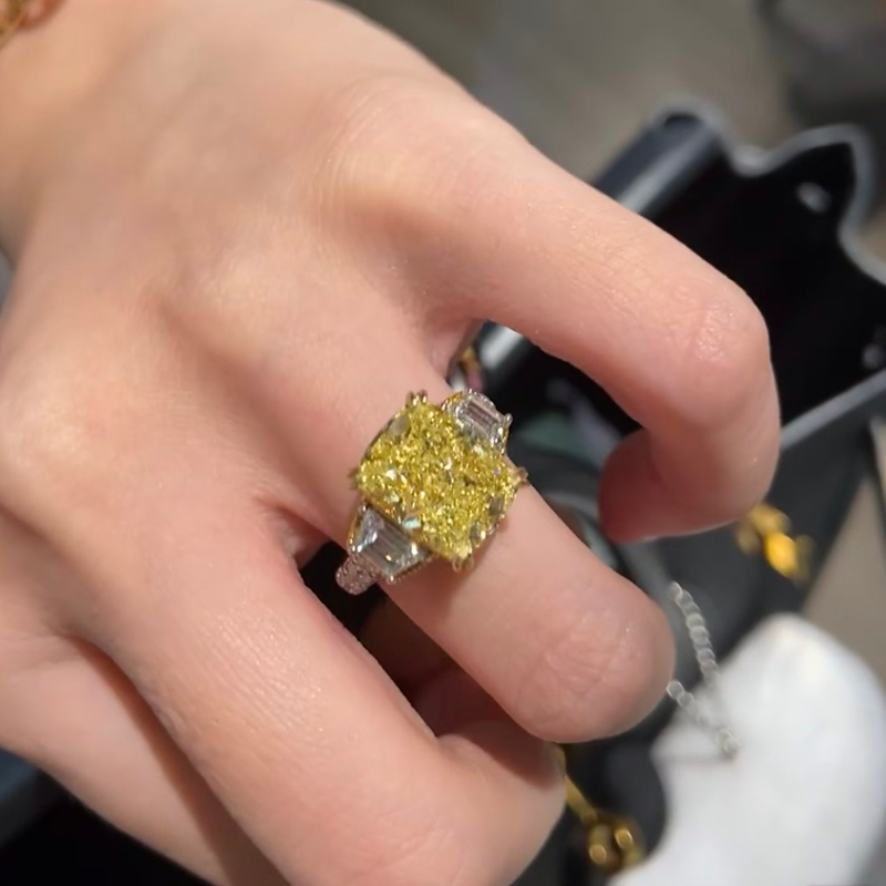 خاتم ألماس من الذهب عيار 18 قيراطًا مقطوع على شكل كمثرى ومُزرع في المختبر من مجوهرات ANSTER مصنوع يدويًا وفقًا لمعايير أخلاقية 