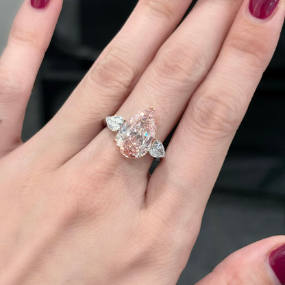 خاتم ألماس من الذهب عيار 18 قيراطًا مقطوع على شكل كمثرى ومُزرع في المختبر من مجوهرات ANSTER مصنوع يدويًا وفقًا لمعايير أخلاقية 