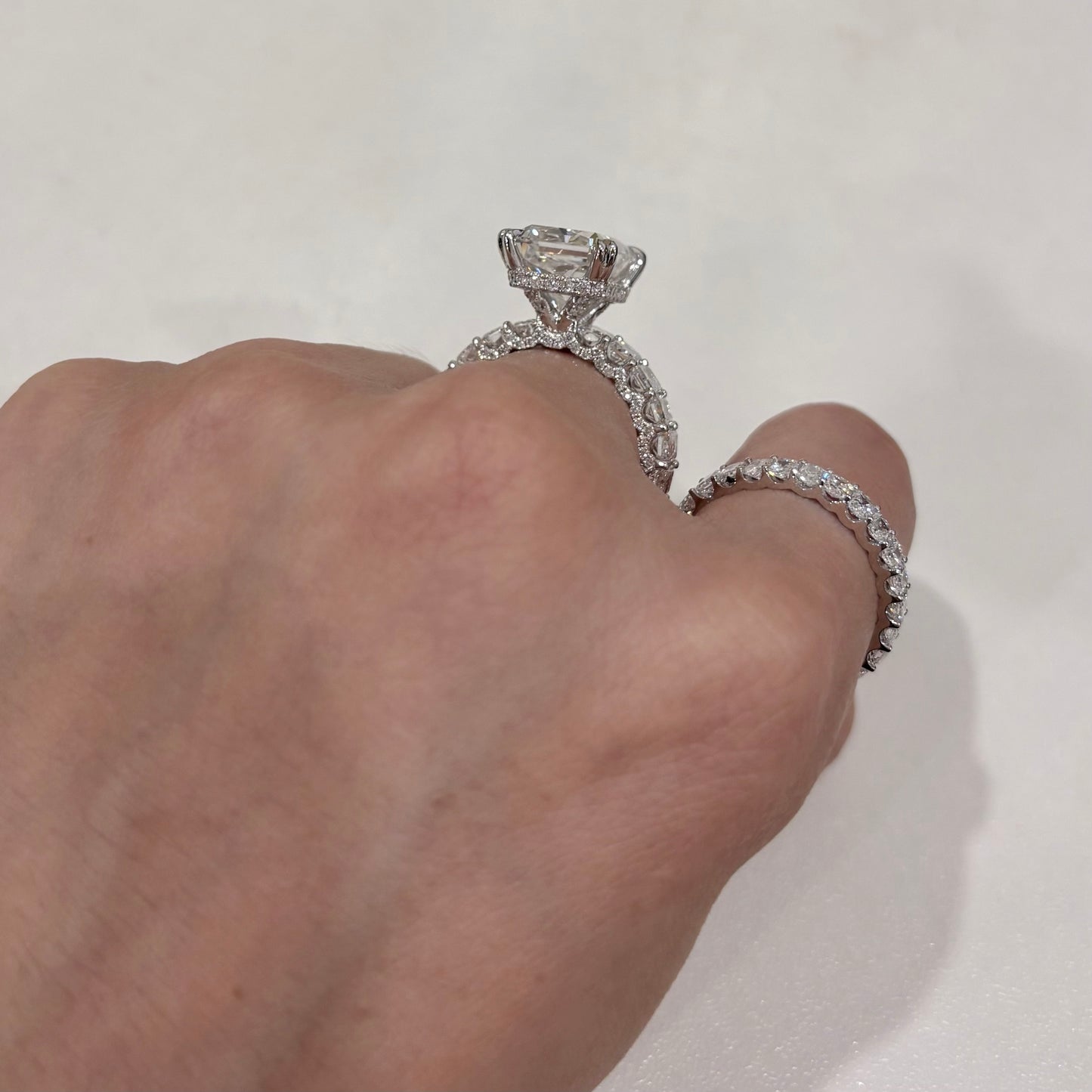 خاتم ألماس من الذهب عيار 18 قيراطًا مقطوع على شكل كمثرى ومُزرع في المختبر من مجوهرات ANSTER مصنوع يدويًا وفقًا لمعايير أخلاقية 