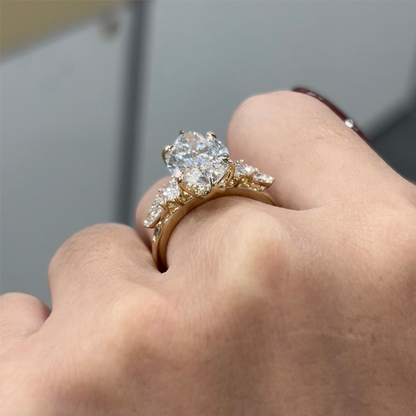 خاتم ألماس من الذهب عيار 18 قيراطًا مقطوع على شكل كمثرى ومُزرع في المختبر من مجوهرات ANSTER مصنوع يدويًا وفقًا لمعايير أخلاقية 