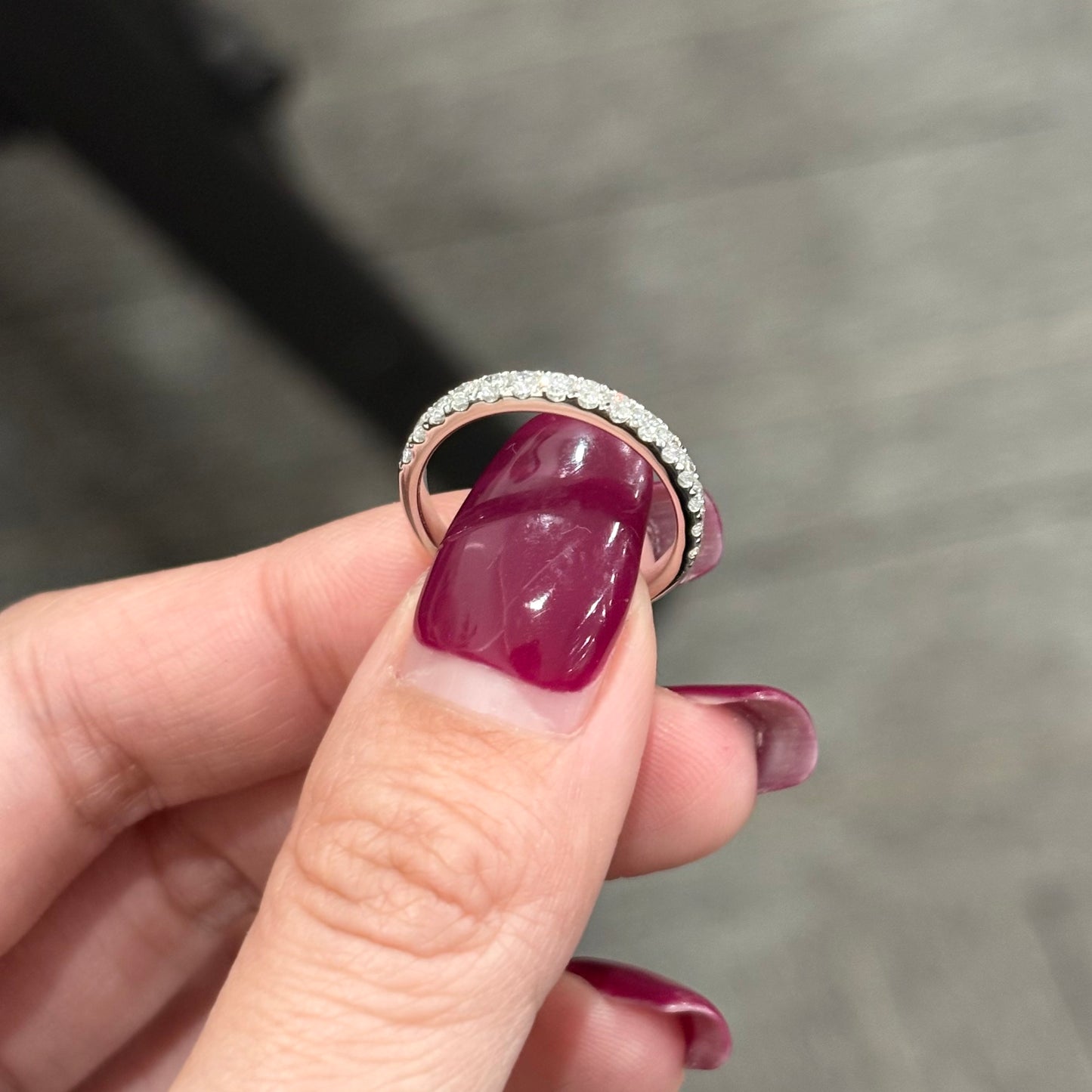 خاتم ألماس من الذهب عيار 18 قيراطًا مقطوع على شكل كمثرى ومُزرع في المختبر من مجوهرات ANSTER مصنوع يدويًا وفقًا لمعايير أخلاقية 