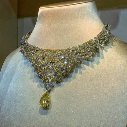 خاتم ألماس من الذهب عيار 18 قيراطًا مقطوع على شكل كمثرى ومُزرع في المختبر من مجوهرات ANSTER مصنوع يدويًا وفقًا لمعايير أخلاقية 