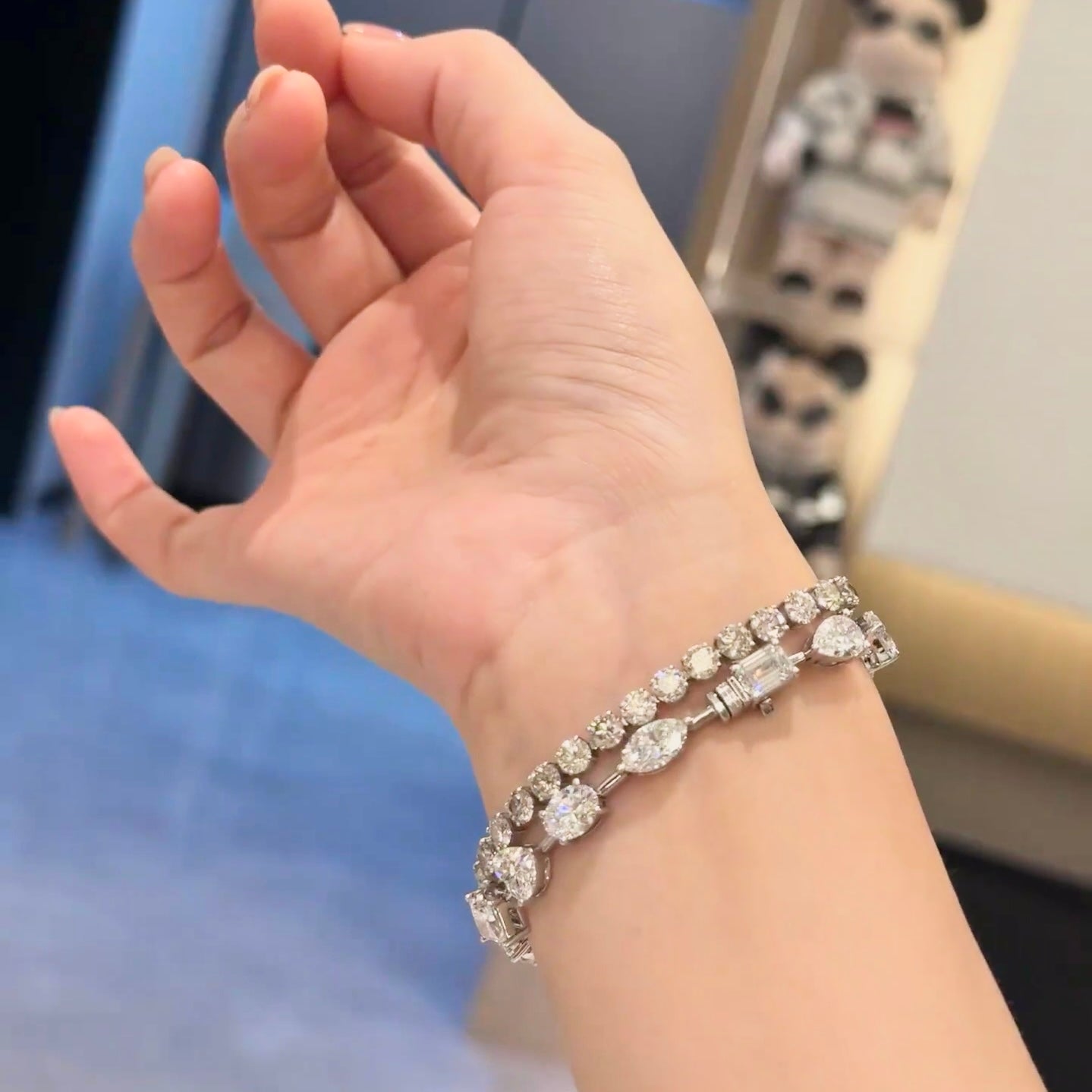 خاتم ألماس من الذهب عيار 18 قيراطًا مقطوع على شكل كمثرى ومُزرع في المختبر من مجوهرات ANSTER مصنوع يدويًا وفقًا لمعايير أخلاقية 