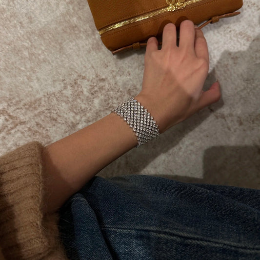 خاتم ألماس من الذهب عيار 18 قيراطًا مقطوع على شكل كمثرى ومُزرع في المختبر من مجوهرات ANSTER مصنوع يدويًا وفقًا لمعايير أخلاقية 