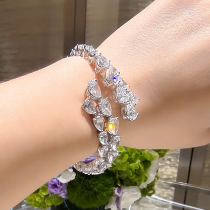 خاتم ألماس من الذهب عيار 18 قيراطًا مقطوع على شكل كمثرى ومُزرع في المختبر من مجوهرات ANSTER مصنوع يدويًا وفقًا لمعايير أخلاقية 