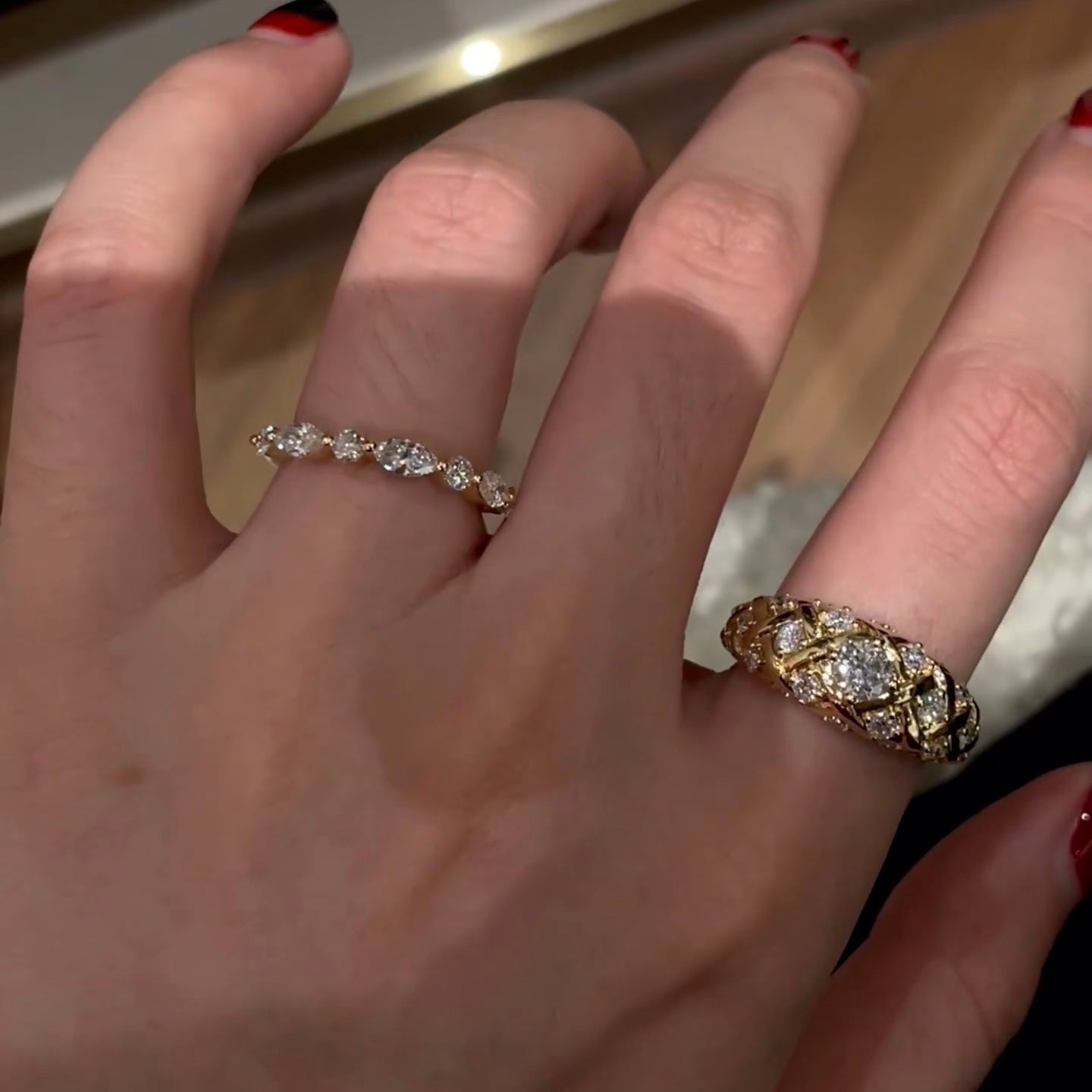 خاتم ألماس من الذهب عيار 18 قيراطًا مقطوع على شكل كمثرى ومُزرع في المختبر من مجوهرات ANSTER مصنوع يدويًا وفقًا لمعايير أخلاقية 