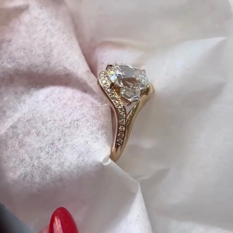 خاتم ألماس من الذهب عيار 18 قيراطًا مقطوع على شكل كمثرى ومُزرع في المختبر من مجوهرات ANSTER مصنوع يدويًا وفقًا لمعايير أخلاقية 