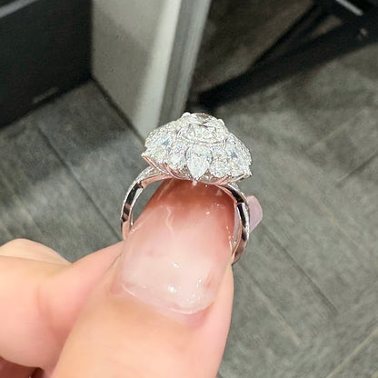 خاتم ألماس من الذهب عيار 18 قيراطًا مقطوع على شكل كمثرى ومُزرع في المختبر من مجوهرات ANSTER مصنوع يدويًا وفقًا لمعايير أخلاقية 