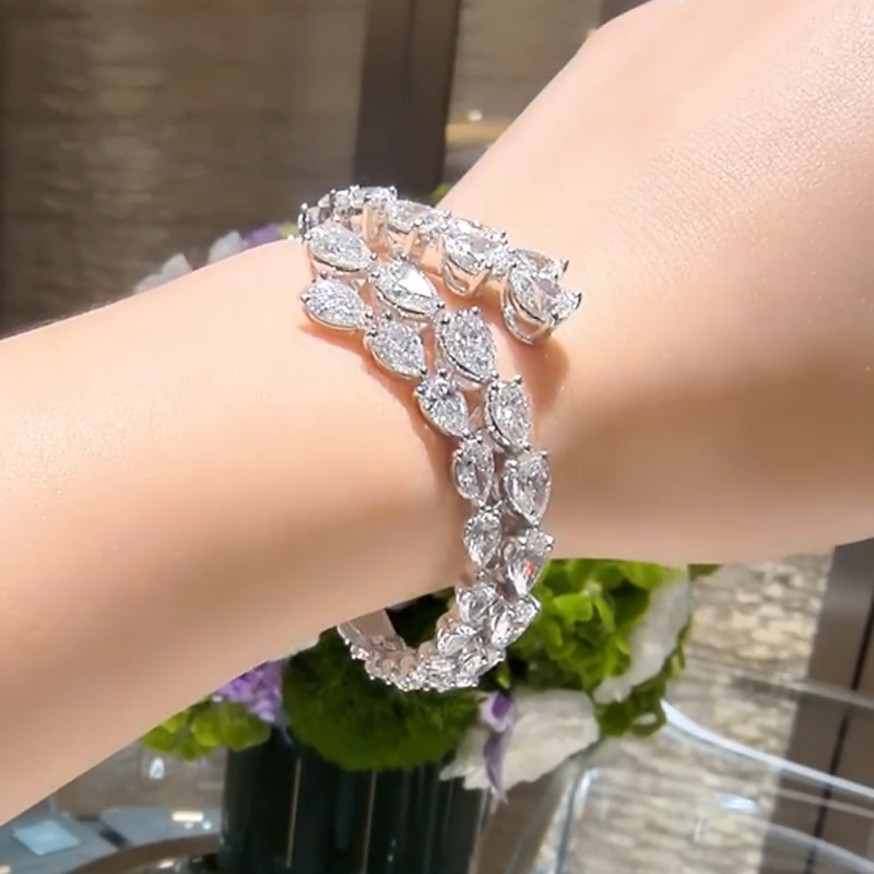 خاتم ألماس من الذهب عيار 18 قيراطًا مقطوع على شكل كمثرى ومُزرع في المختبر من مجوهرات ANSTER مصنوع يدويًا وفقًا لمعايير أخلاقية 