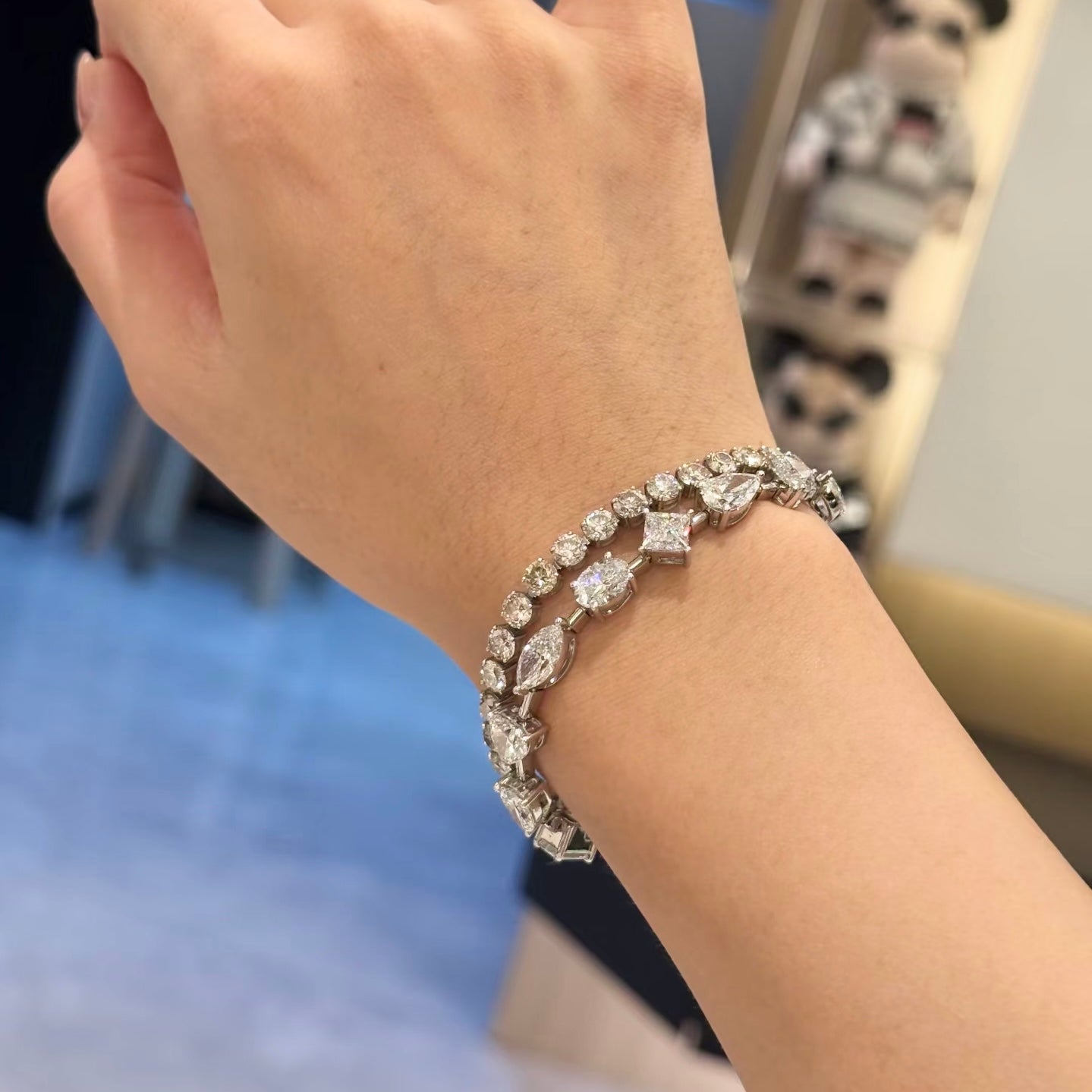 خاتم ألماس من الذهب عيار 18 قيراطًا مقطوع على شكل كمثرى ومُزرع في المختبر من مجوهرات ANSTER مصنوع يدويًا وفقًا لمعايير أخلاقية 