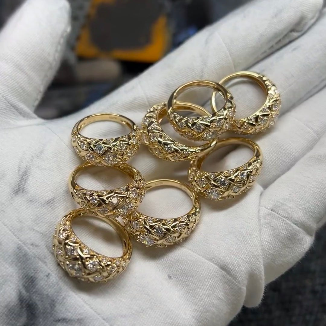 خاتم ألماس من الذهب عيار 18 قيراطًا مقطوع على شكل كمثرى ومُزرع في المختبر من مجوهرات ANSTER مصنوع يدويًا وفقًا لمعايير أخلاقية 