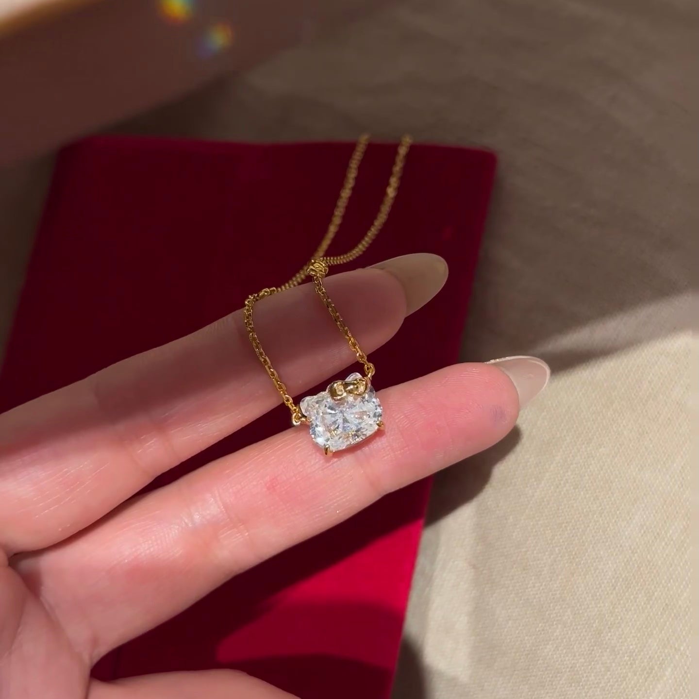 خاتم ألماس من الذهب عيار 18 قيراطًا مقطوع على شكل كمثرى ومُزرع في المختبر من مجوهرات ANSTER مصنوع يدويًا وفقًا لمعايير أخلاقية 