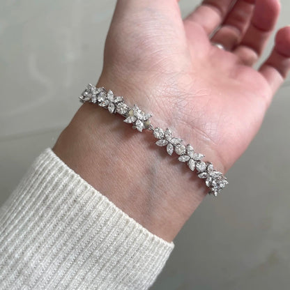 خاتم ألماس من الذهب عيار 18 قيراطًا مقطوع على شكل كمثرى ومُزرع في المختبر من مجوهرات ANSTER مصنوع يدويًا وفقًا لمعايير أخلاقية 