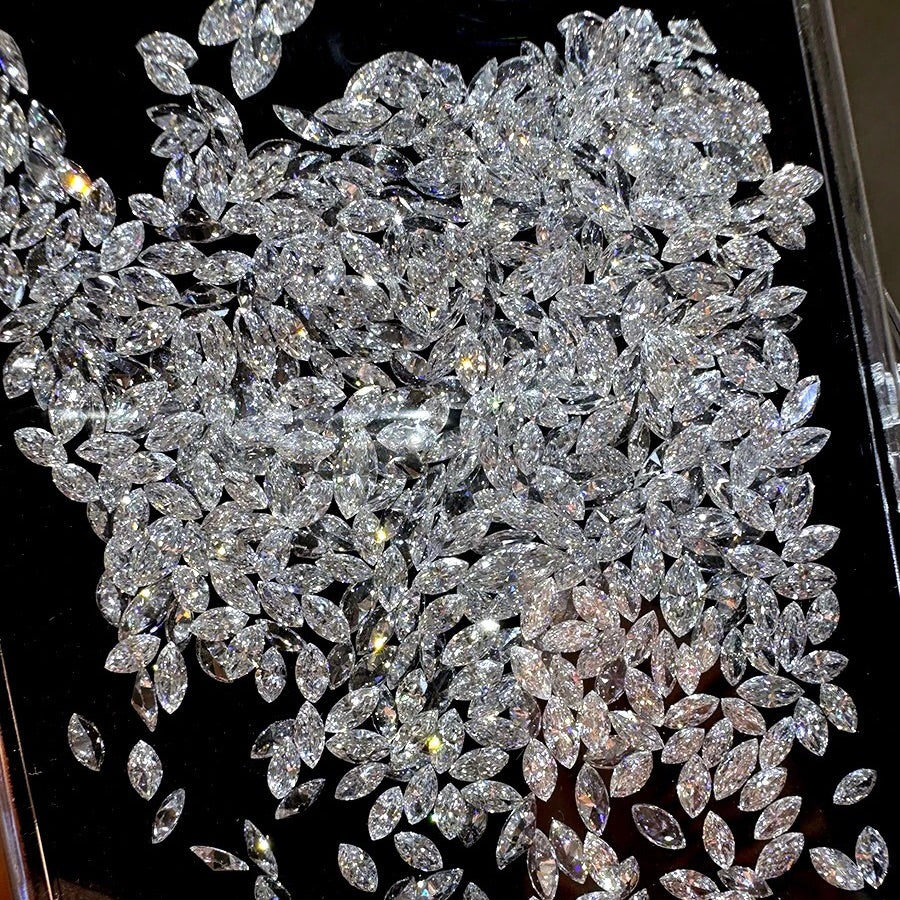 خاتم ألماس من الذهب عيار 18 قيراطًا مقطوع على شكل كمثرى ومُزرع في المختبر من مجوهرات ANSTER مصنوع يدويًا وفقًا لمعايير أخلاقية 