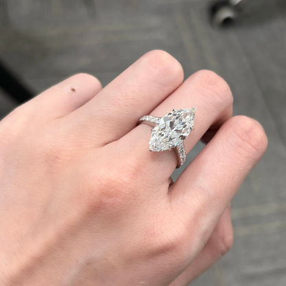 خاتم ألماس من الذهب عيار 18 قيراطًا مقطوع على شكل كمثرى ومُزرع في المختبر من مجوهرات ANSTER مصنوع يدويًا وفقًا لمعايير أخلاقية 