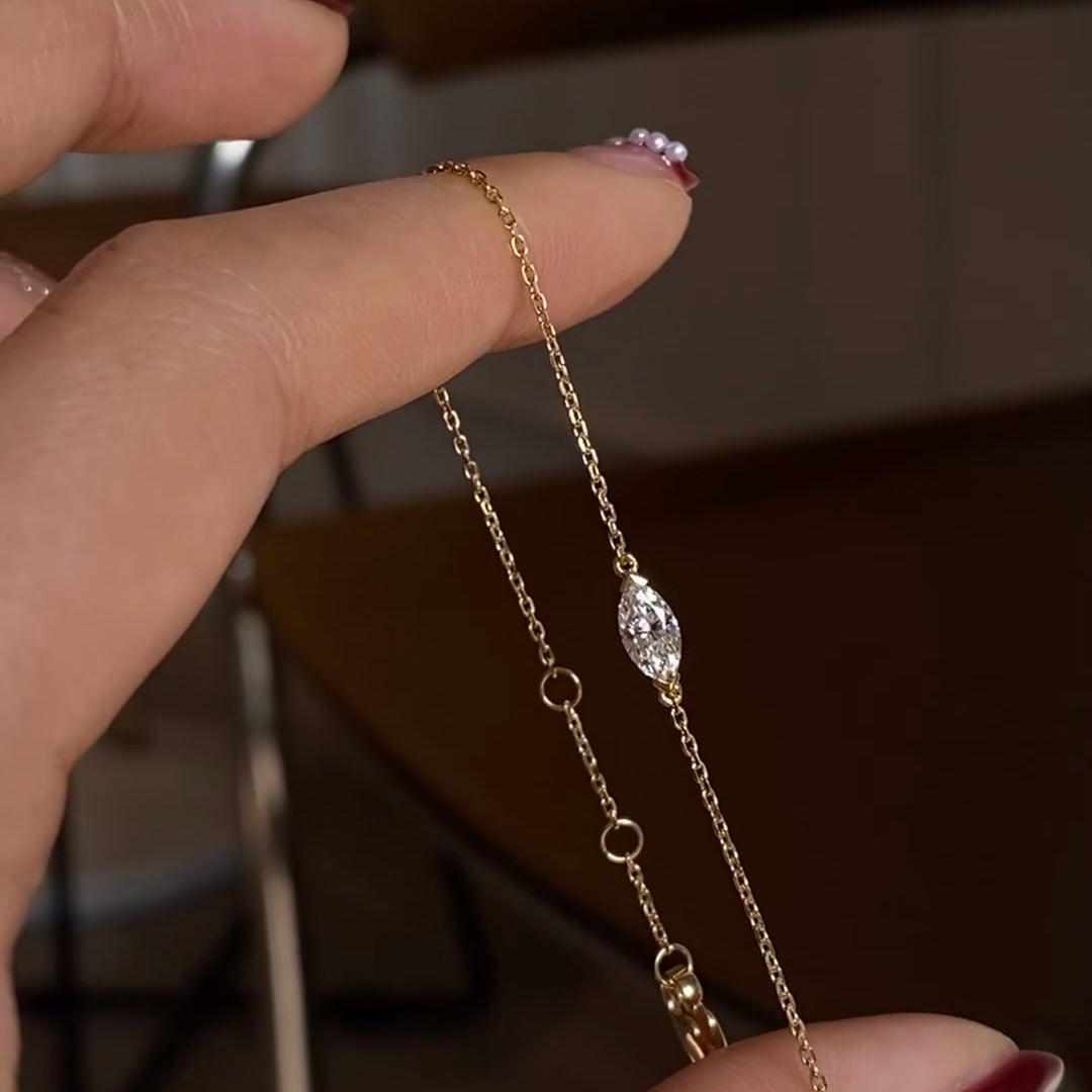 خاتم ألماس من الذهب عيار 18 قيراطًا مقطوع على شكل كمثرى ومُزرع في المختبر من مجوهرات ANSTER مصنوع يدويًا وفقًا لمعايير أخلاقية 