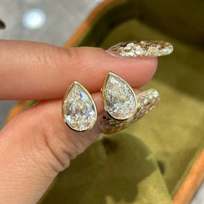 خاتم ألماس من الذهب عيار 18 قيراطًا مقطوع على شكل كمثرى ومُزرع في المختبر من مجوهرات ANSTER مصنوع يدويًا وفقًا لمعايير أخلاقية 