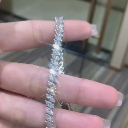 خاتم ألماس من الذهب عيار 18 قيراطًا مقطوع على شكل كمثرى ومُزرع في المختبر من مجوهرات ANSTER مصنوع يدويًا وفقًا لمعايير أخلاقية 