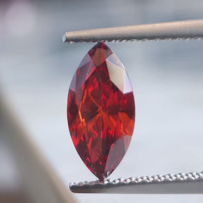 خاتم ألماس من الذهب عيار 18 قيراطًا مقطوع على شكل كمثرى ومُزرع في المختبر من مجوهرات ANSTER مصنوع يدويًا وفقًا لمعايير أخلاقية 