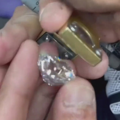 خاتم ألماس من الذهب عيار 18 قيراطًا مقطوع على شكل كمثرى ومُزرع في المختبر من مجوهرات ANSTER مصنوع يدويًا وفقًا لمعايير أخلاقية 