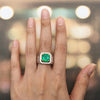 خاتم رجالي من ANSTER JEWELRY من الذهب عيار 18 قيراطًا مرصّع بالزمرد المصنوع مخبريًا بقَصة Asscher بوزن 2.37 قيراطًا